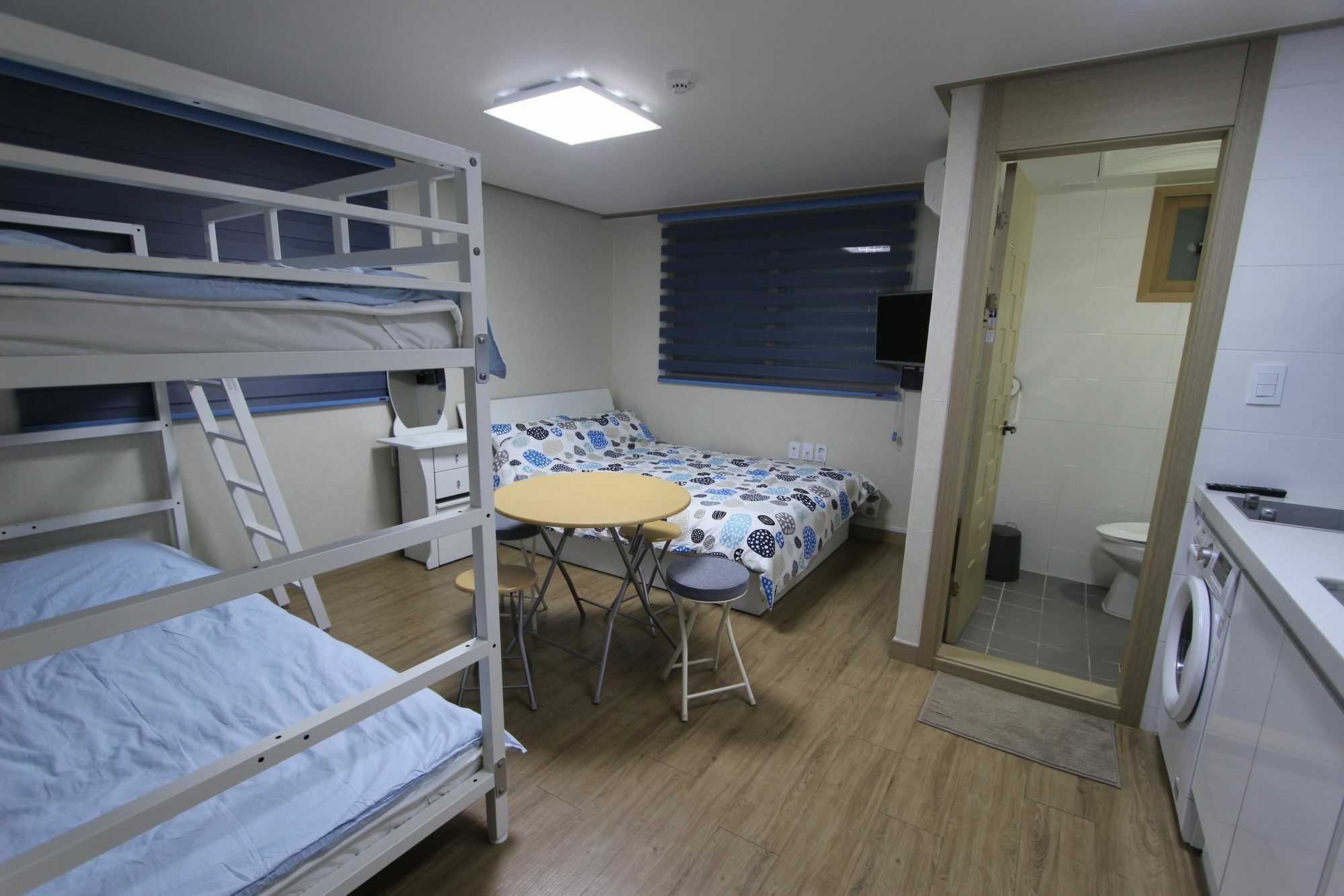 Bunk Guesthouse Hongdae2 Seúl Exterior foto
